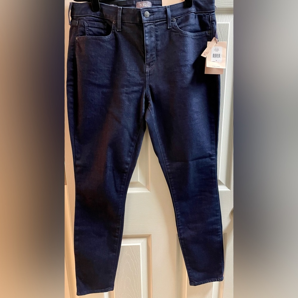 NWT: NYDJ Ami Skinny Jean in the Color Rinse